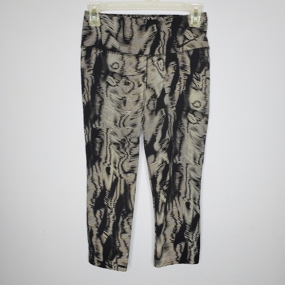 Nike Black Legendary Waves Printed Cropped Legging - Picture 3 of 11